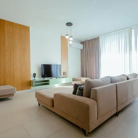 Jungle Modern With Pool In Coast Villa Palasë